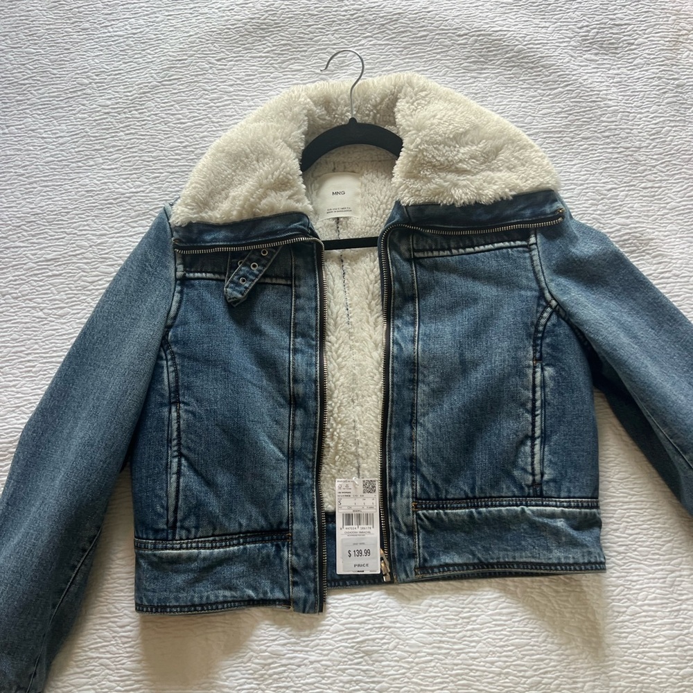 New with tags never worn Jean jacket